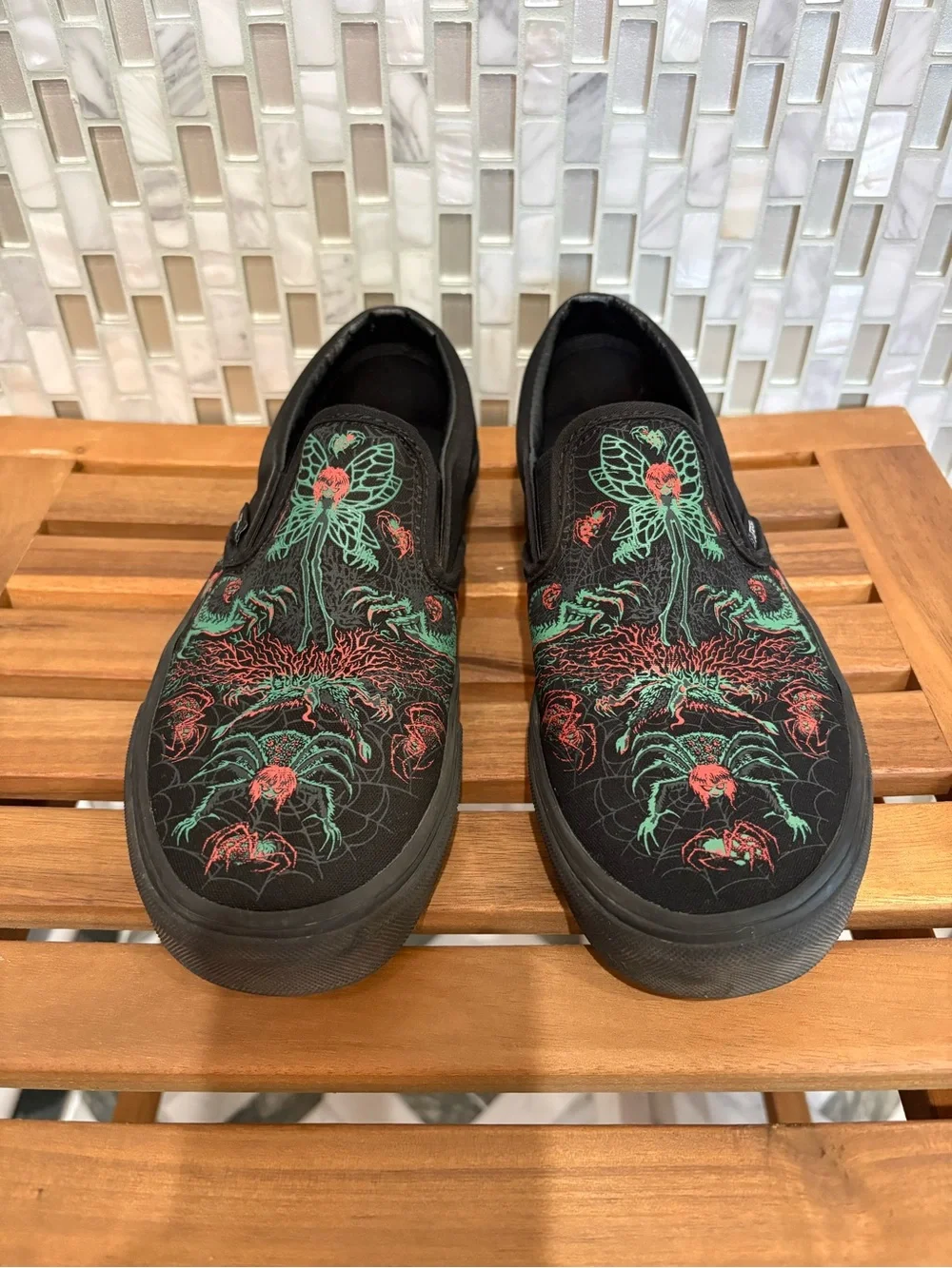 vans Classic limited edition Slip On Spider Design Size 7.5 Men’s Black - Picture 2 of 7